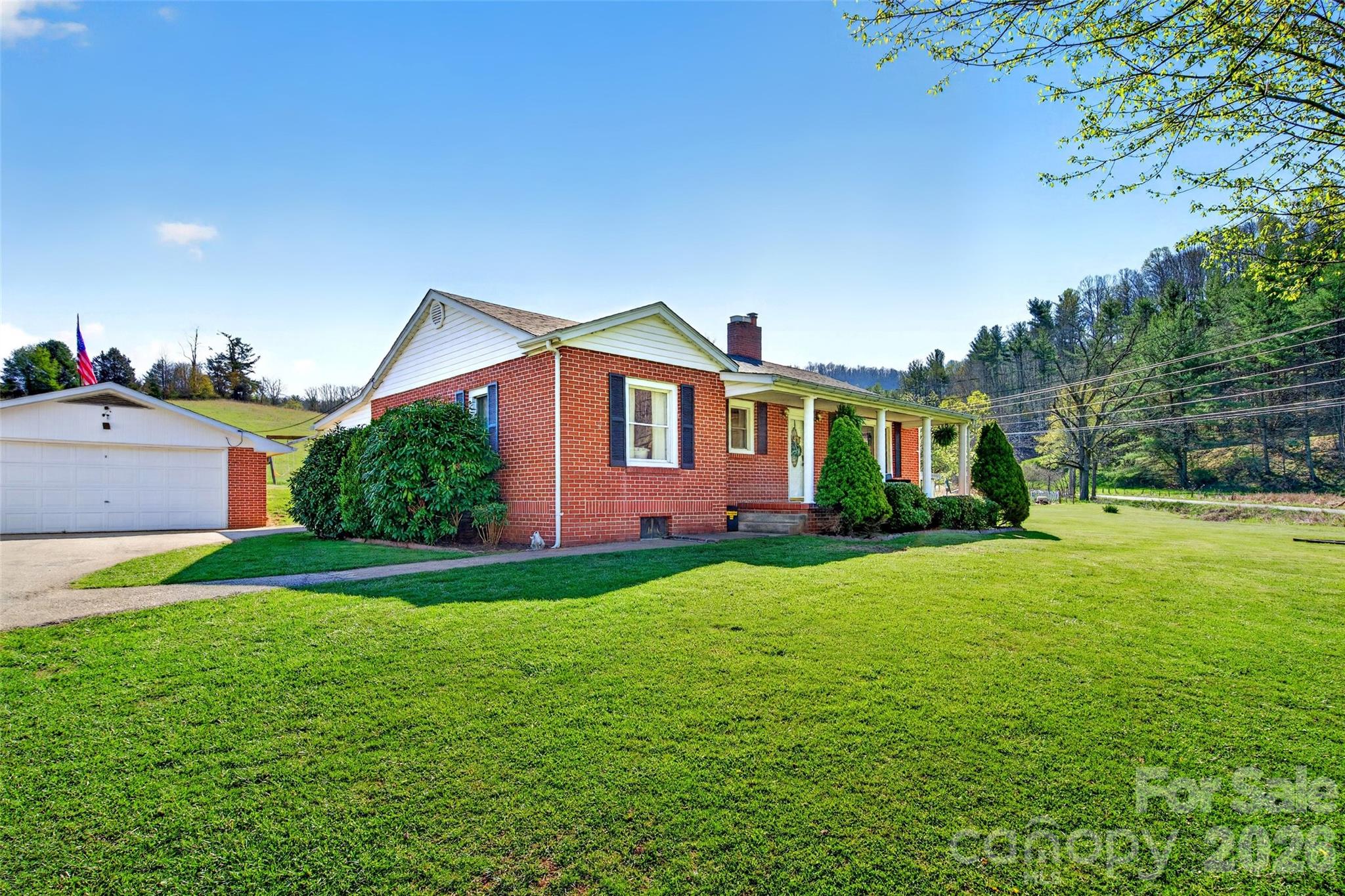 1511 White Oak Road Bakersville NC 28705