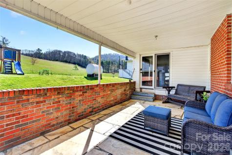 1511 White Oak Road Bakersville NC 28705