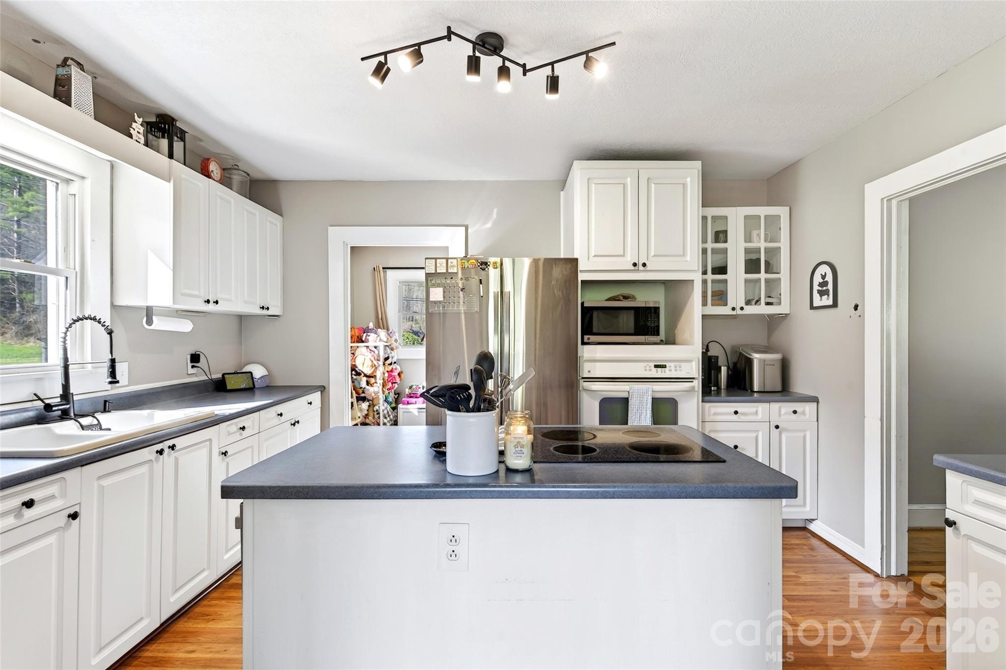 1511 White Oak Road Bakersville NC 28705
