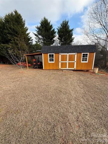 2423 Stones Throw Court Lenoir NC 28645