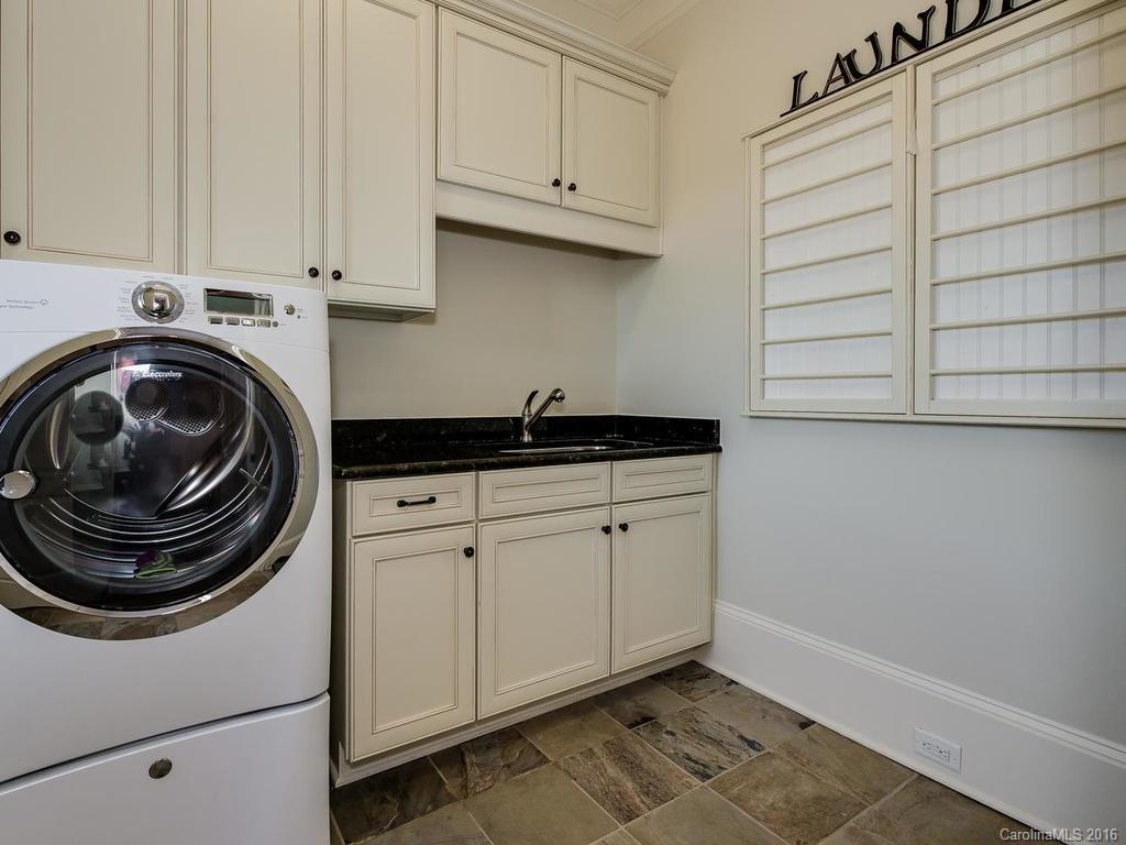 5637 Five Knolls Drive Charlotte NC 28226