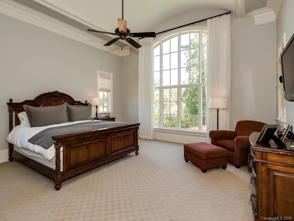 5637 Five Knolls Drive Charlotte NC 28226