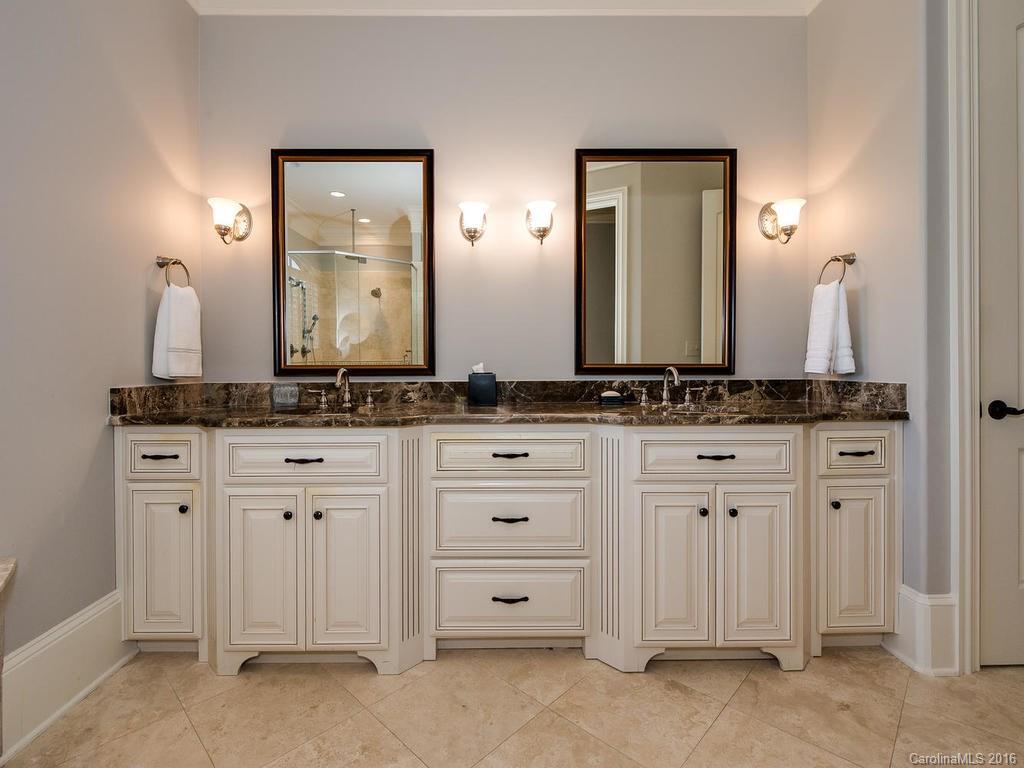 5637 Five Knolls Drive Charlotte NC 28226