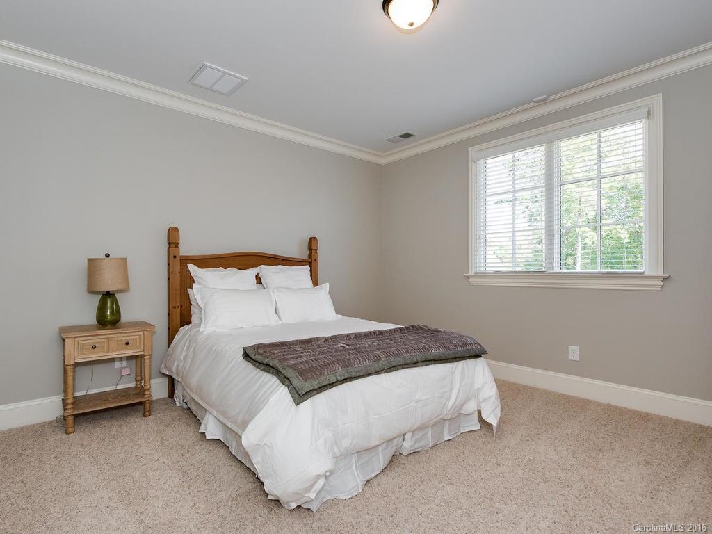 5637 Five Knolls Drive Charlotte NC 28226