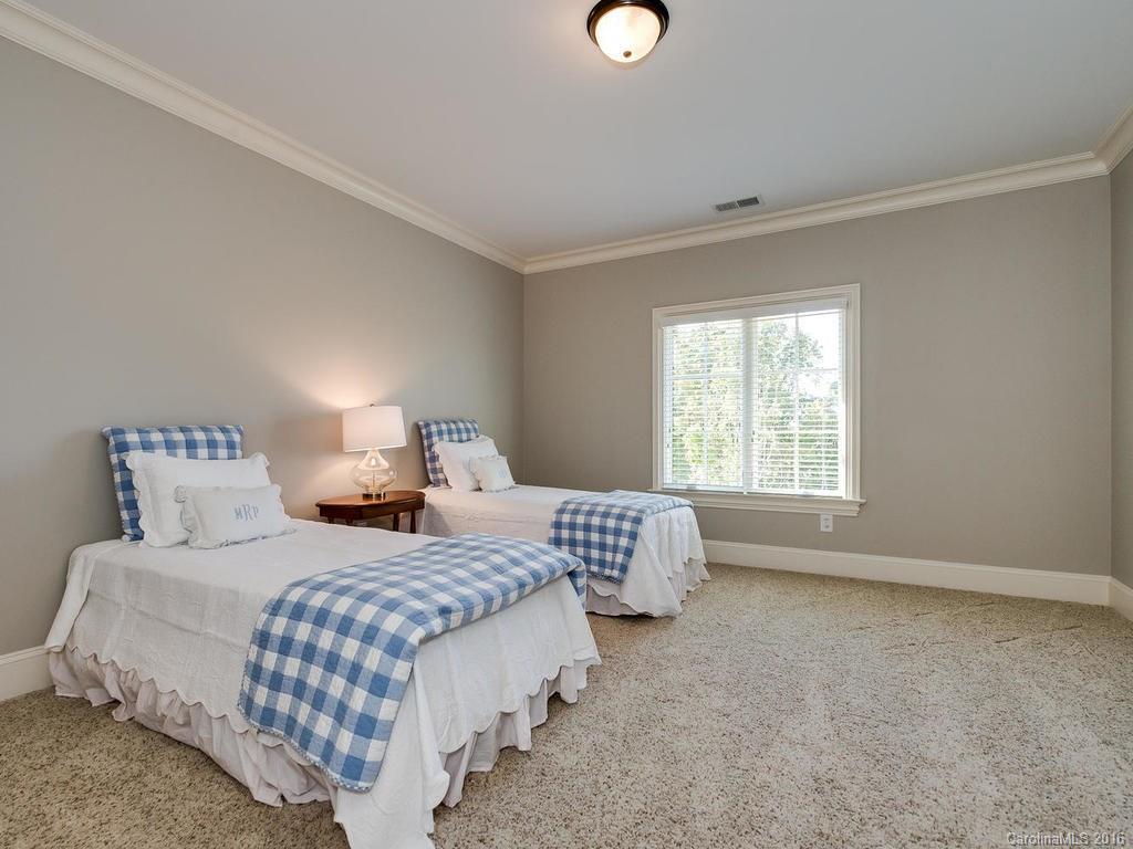 5637 Five Knolls Drive Charlotte NC 28226