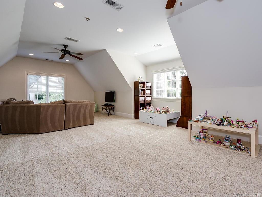 5637 Five Knolls Drive Charlotte NC 28226
