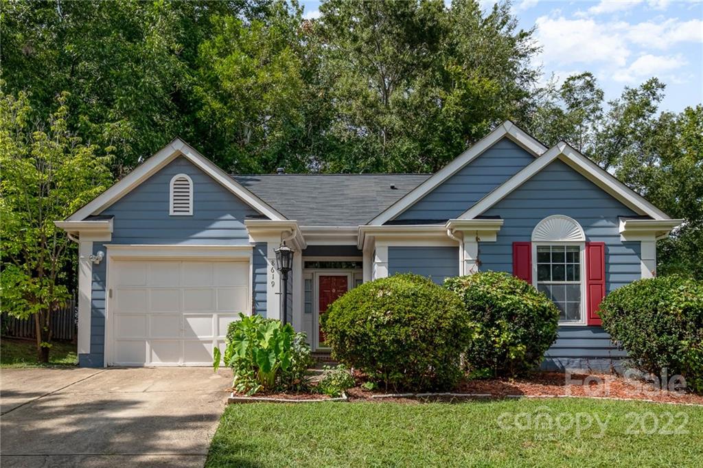 8619 Lockerbie Lane Charlotte NC 28215