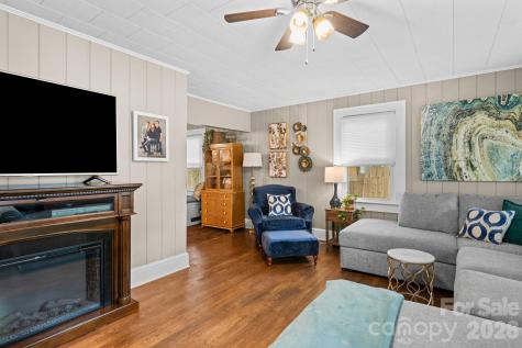 128 Avon Street Mocksville NC 27028