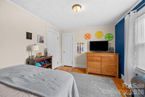 128 Avon Street Mocksville NC 27028