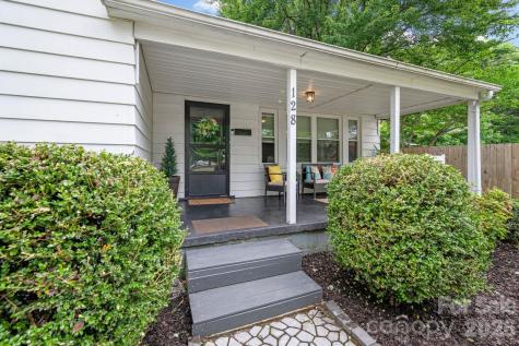 128 Avon Street Mocksville NC 27028