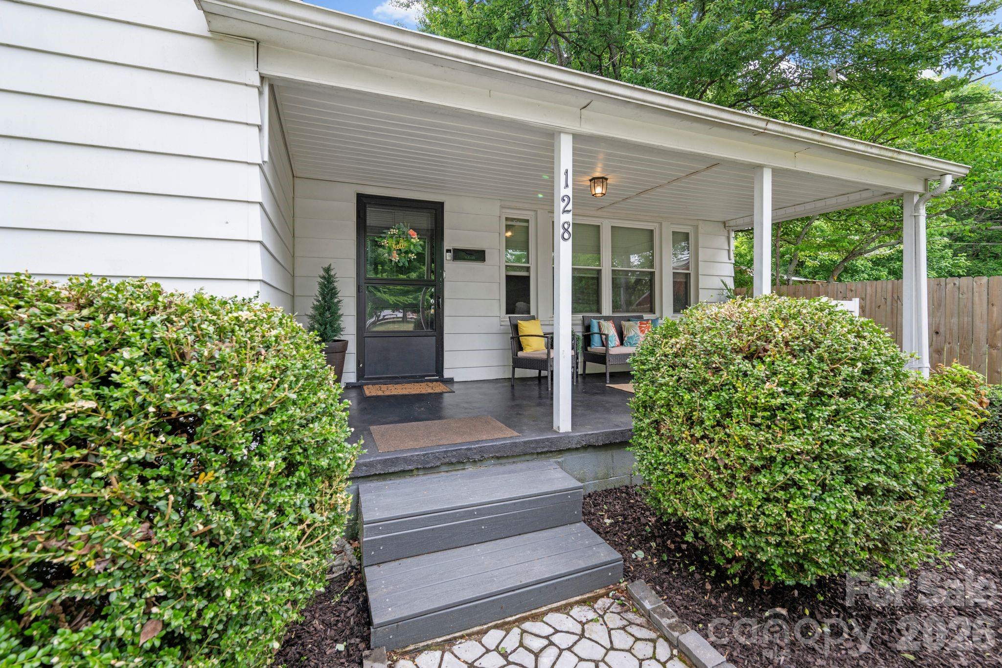 128 Avon Street Mocksville NC 27028