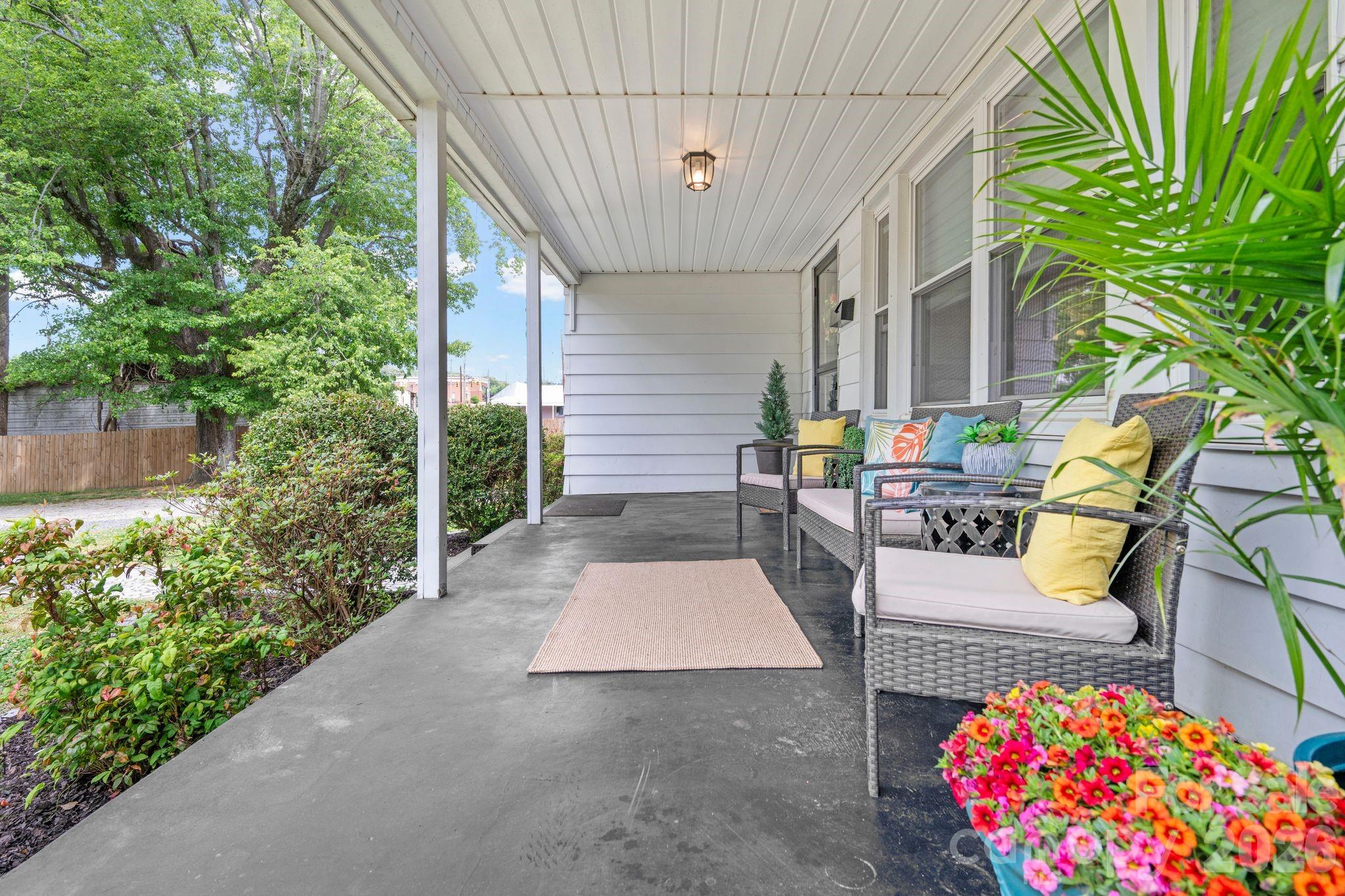 128 Avon Street Mocksville NC 27028