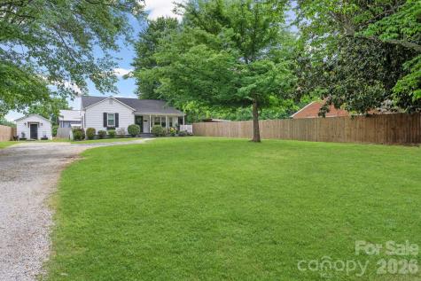 128 Avon Street Mocksville NC 27028