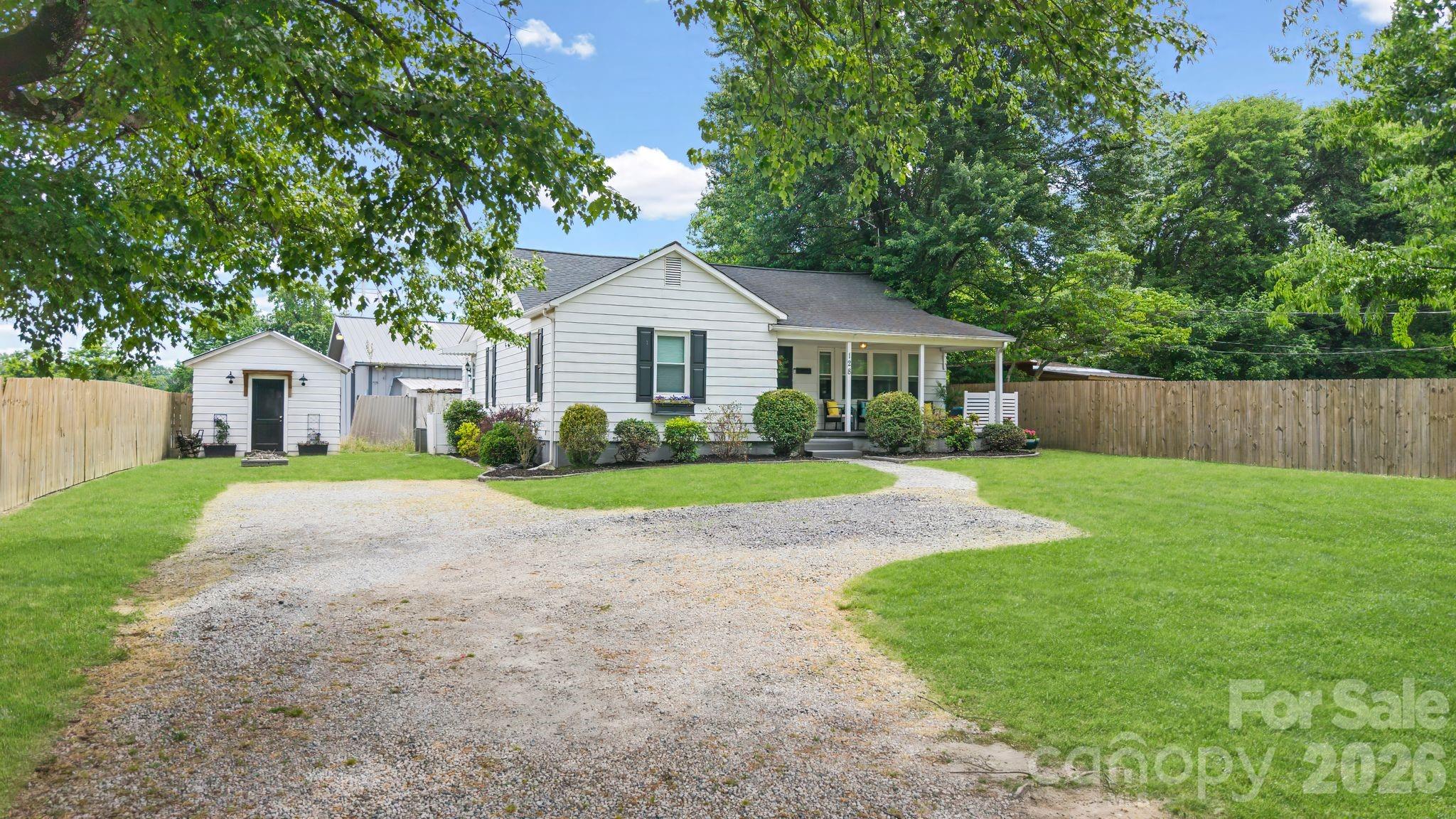 128 Avon Street Mocksville NC 27028