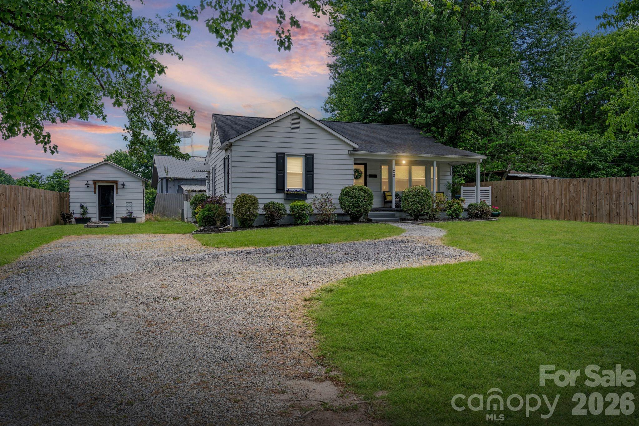 128 Avon Street Mocksville NC 27028