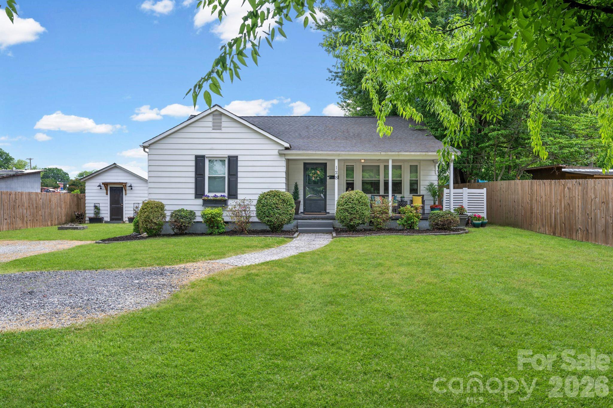 128 Avon Street Mocksville NC 27028