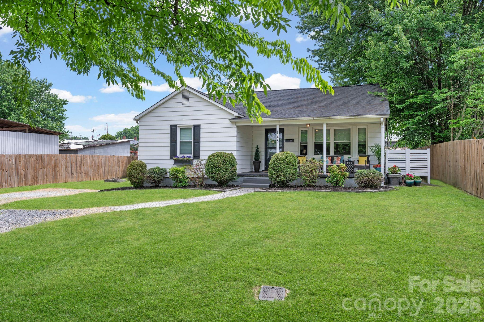 128 Avon Street Mocksville NC 27028