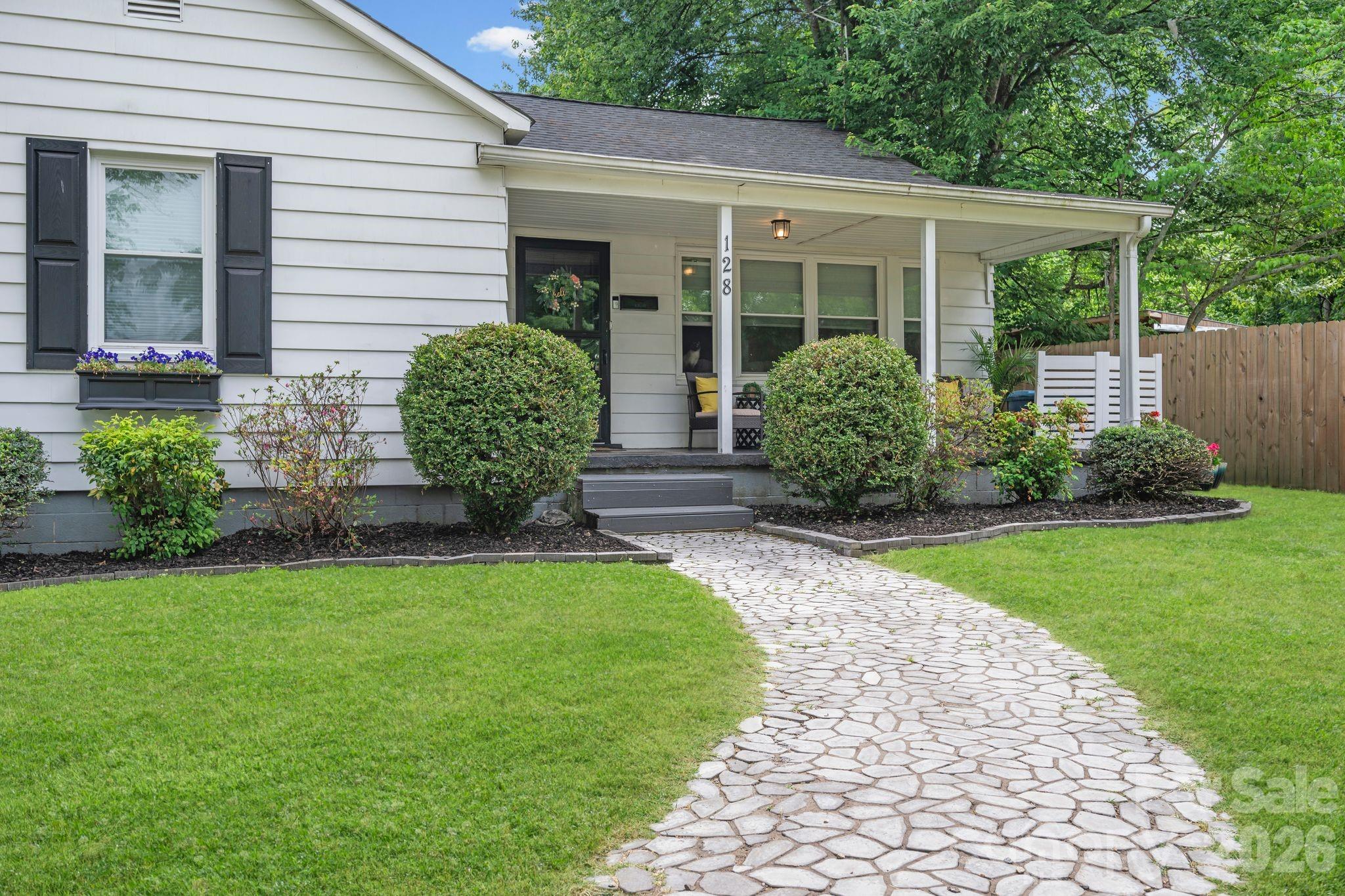128 Avon Street Mocksville NC 27028
