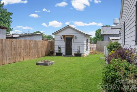 128 Avon Street Mocksville NC 27028