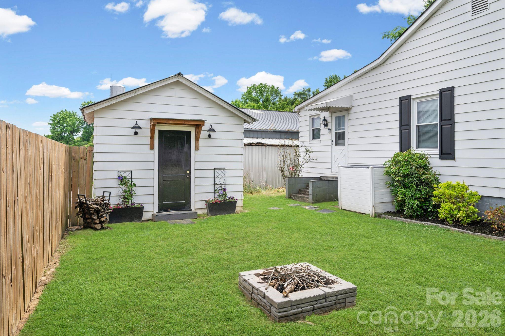 128 Avon Street Mocksville NC 27028