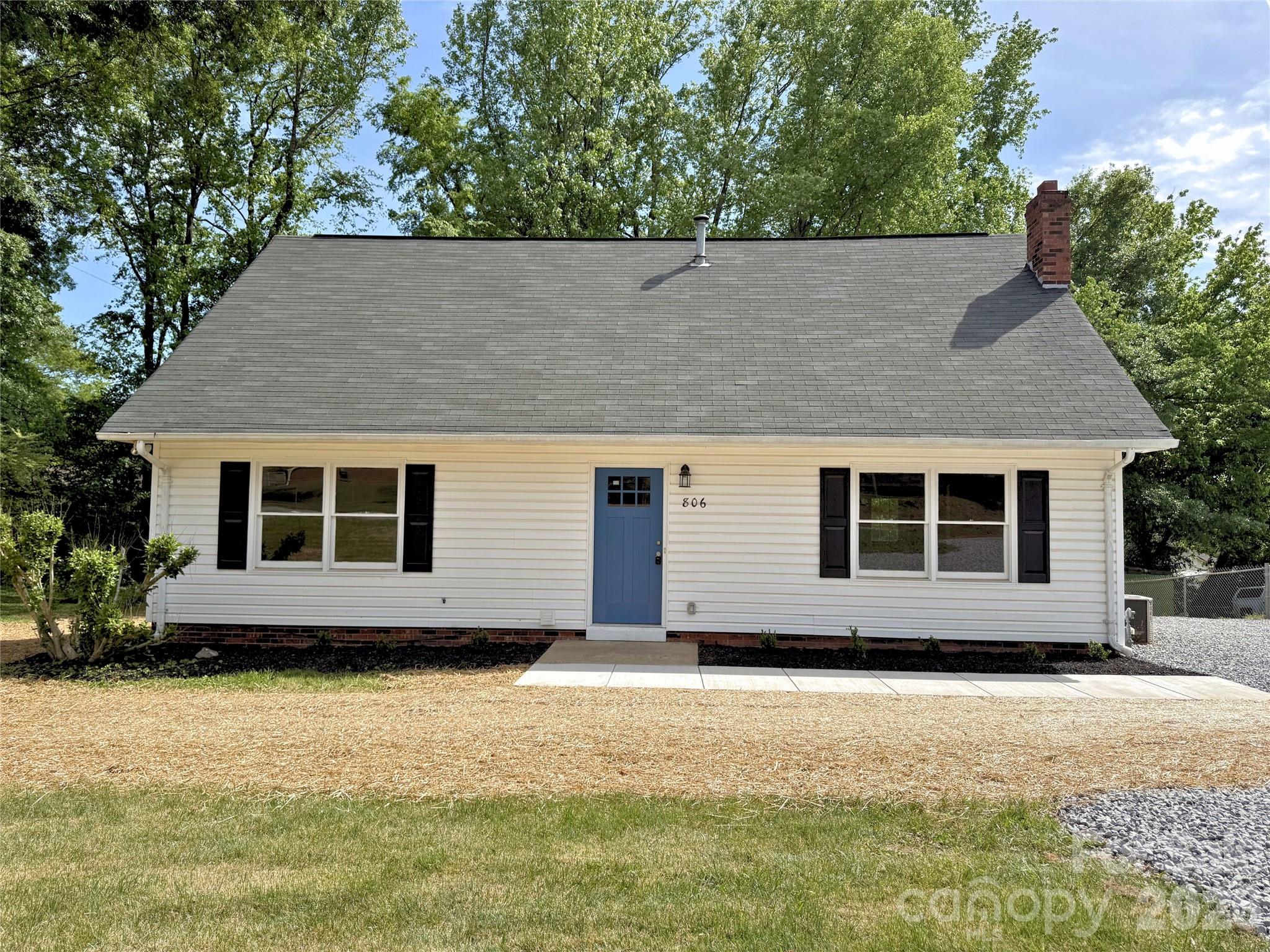 806 S Laurel Street Lincolnton NC 28092