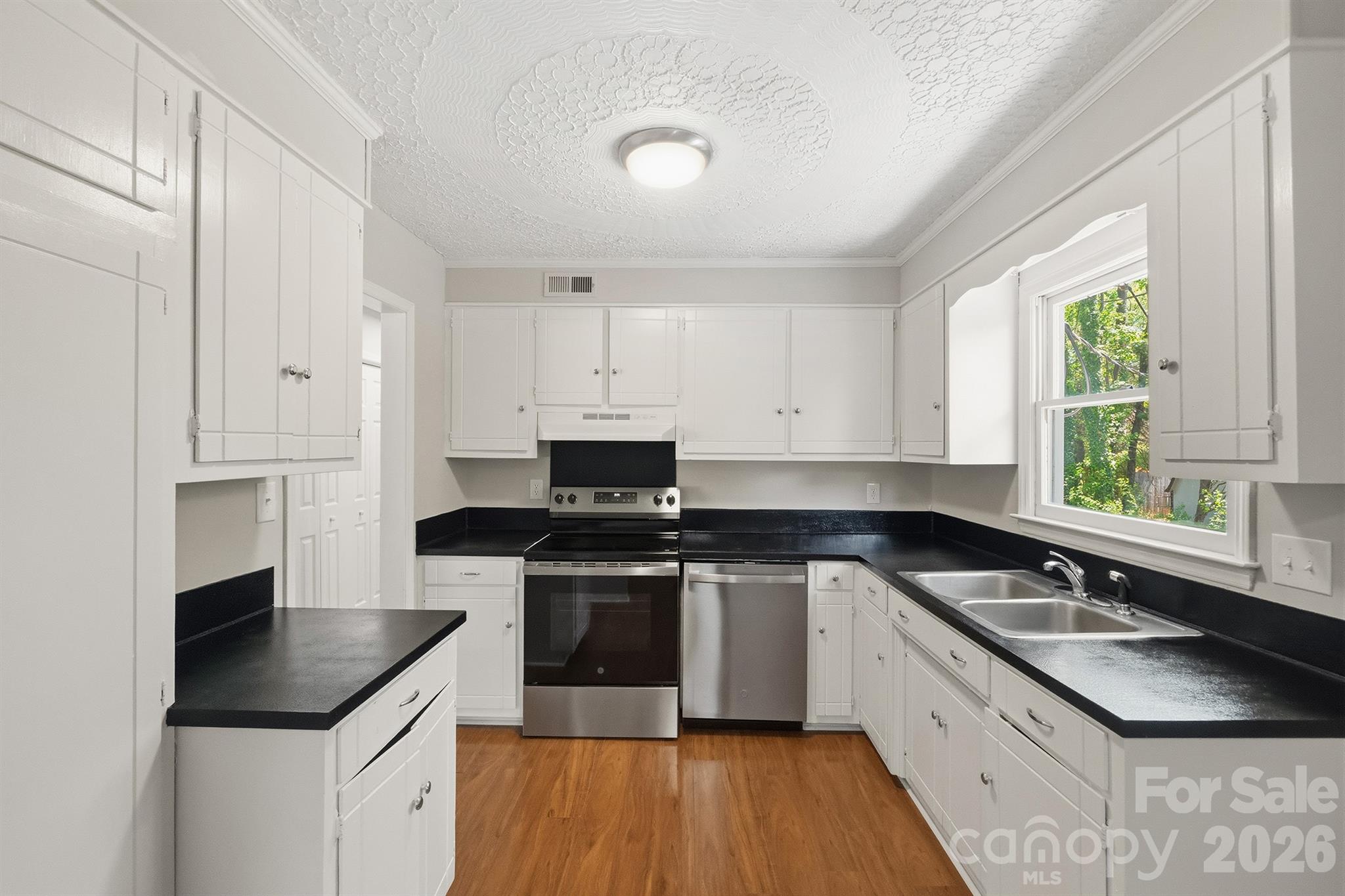 806 S Laurel Street Lincolnton NC 28092