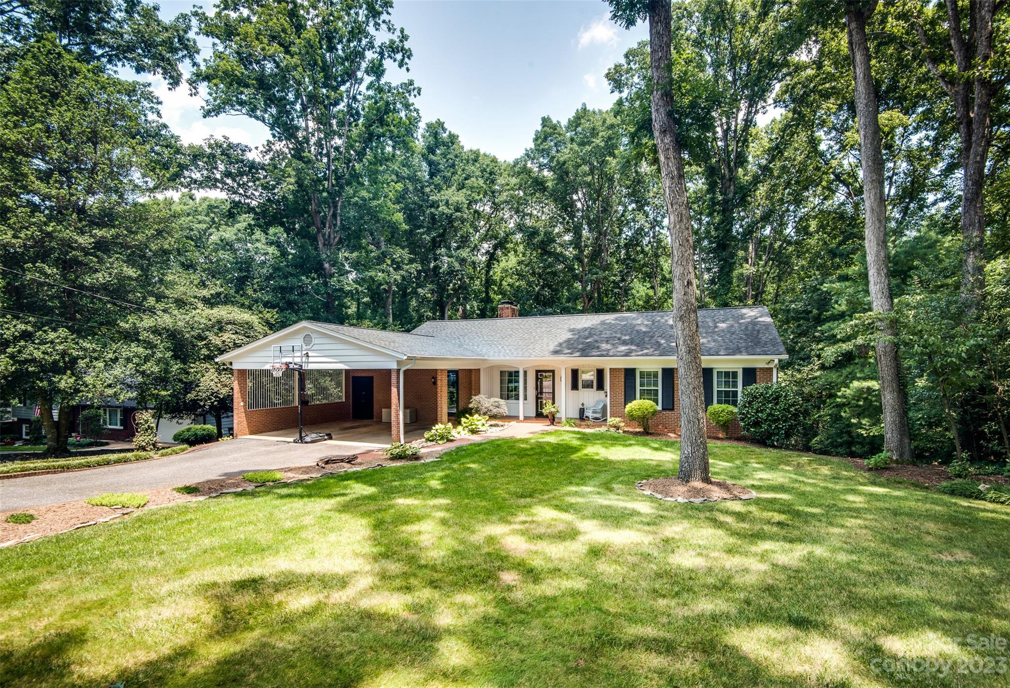 1040 15th Avenue NW Hickory NC 28601