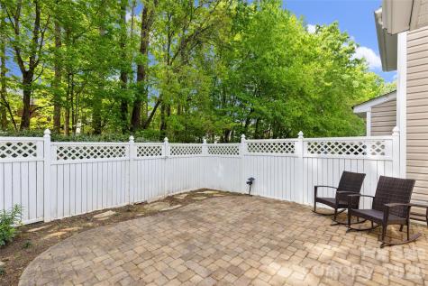 8733 Robinson Forest Drive Charlotte NC 28277