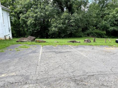 576 Deaverview Road Asheville NC 28806