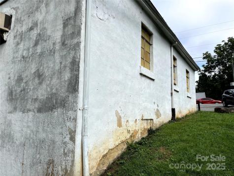 576 Deaverview Road Asheville NC 28806