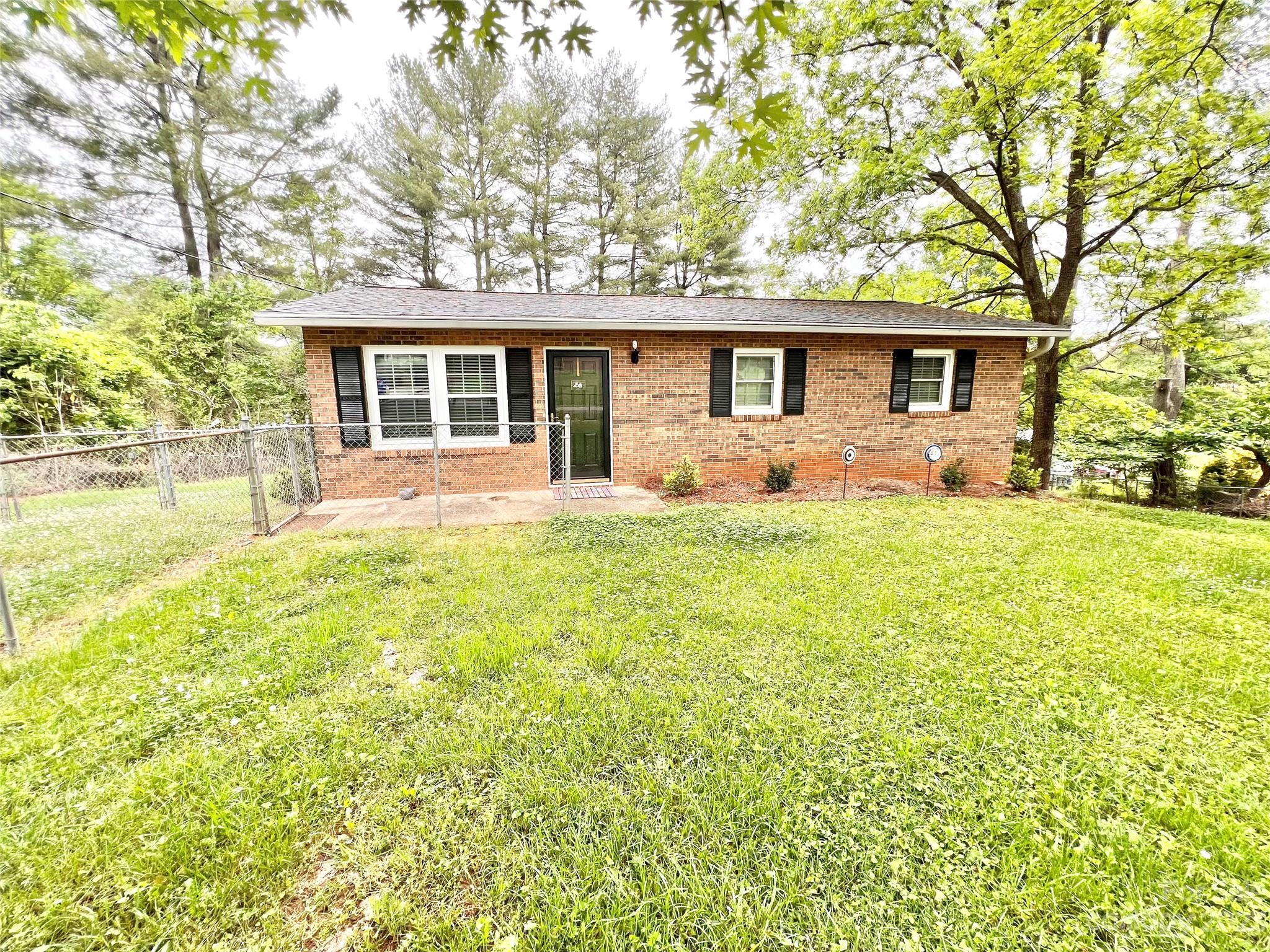 2414 Greenway Street Lenoir NC 28645
