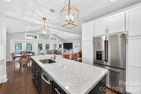 2127 Crescent Avenue Charlotte NC 28207