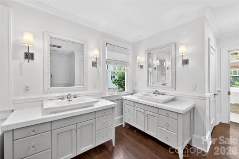 2127 Crescent Avenue Charlotte NC 28207