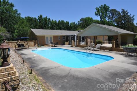 808 Briarcliff Circle Chester SC 29706