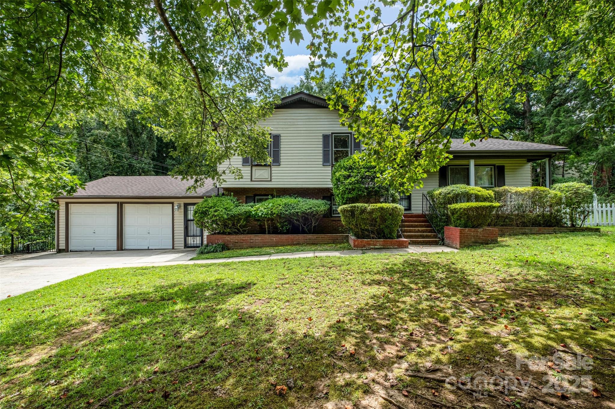 6827 David Avenue Charlotte NC 28214