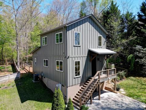180 Moody Avenue Candler NC 28715