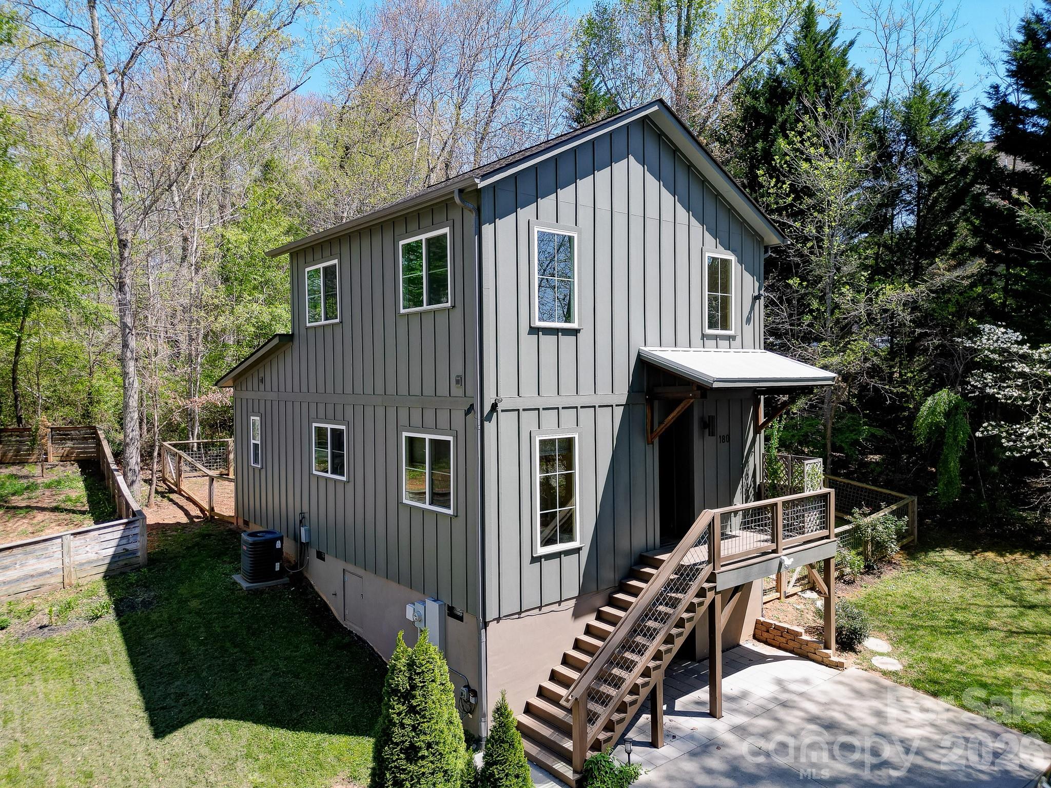 180 Moody Avenue Candler NC 28715