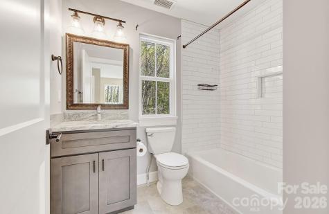 180 Moody Avenue Candler NC 28715