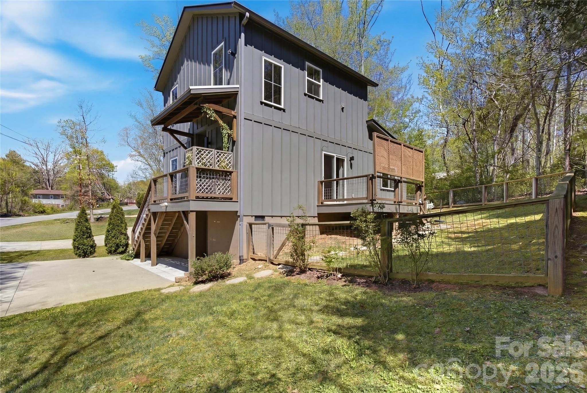 180 Moody Avenue Candler NC 28715