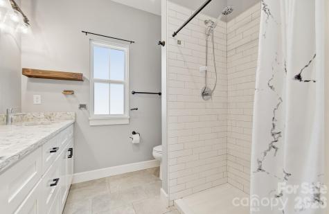 180 Moody Avenue Candler NC 28715