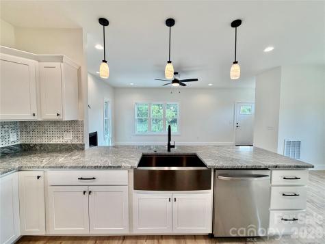21 Ponder Street Mars Hill NC 28754