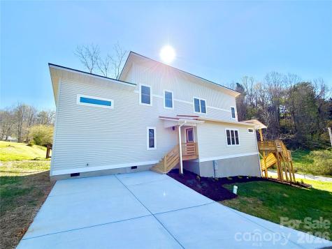21 Ponder Street Mars Hill NC 28754