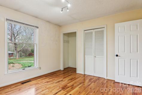 544 Bluebird Ridge Asheville NC 28804
