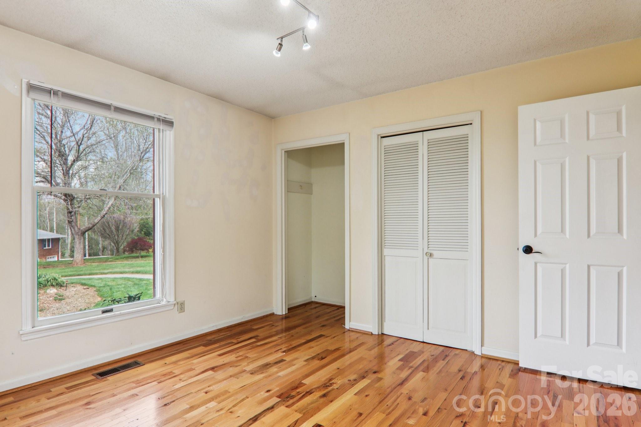 544 Bluebird Ridge Asheville NC 28804