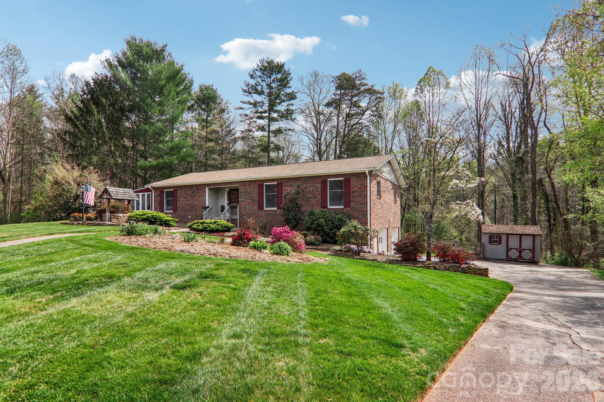 544 Bluebird Ridge Asheville NC 28804