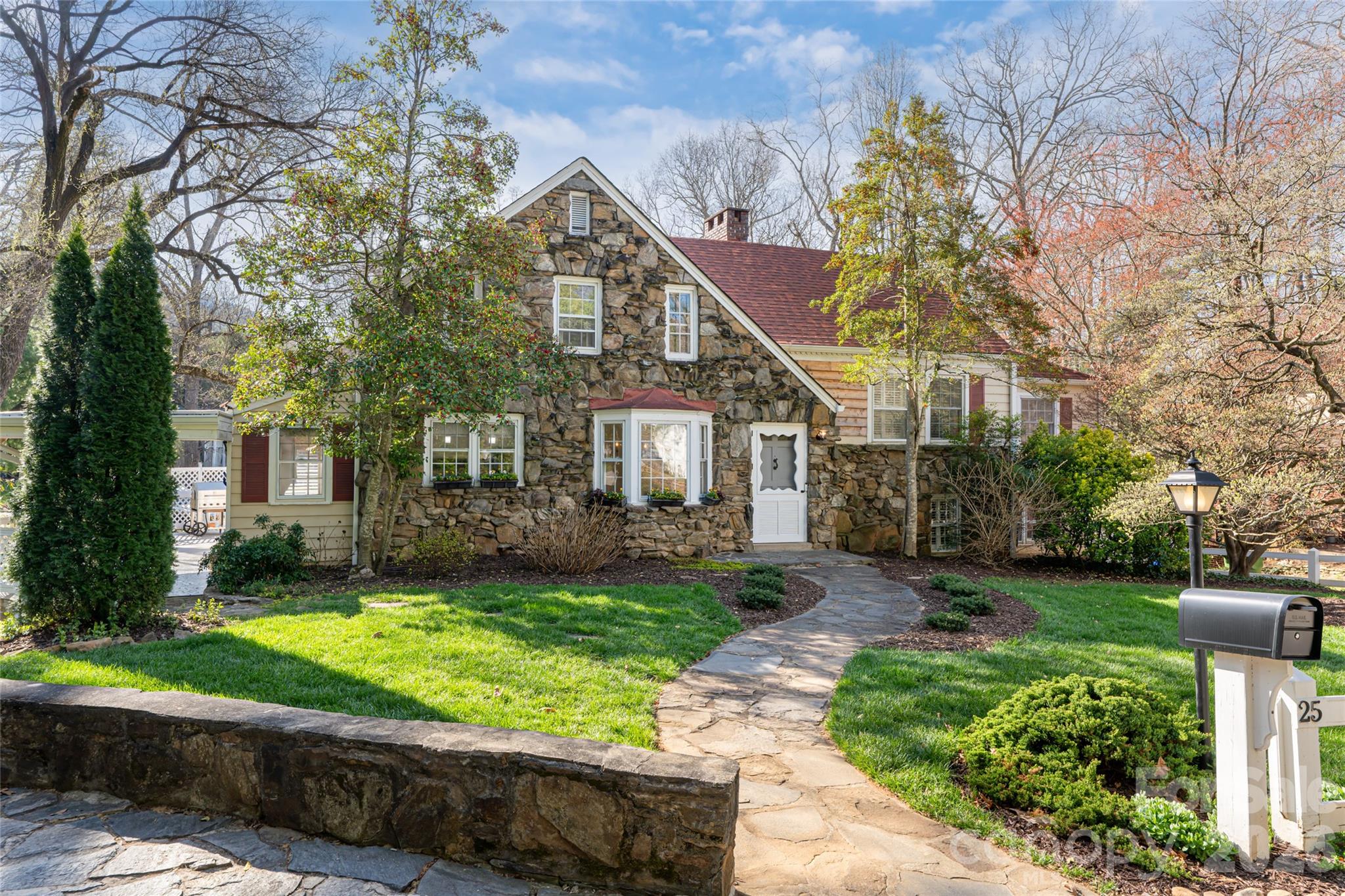 25 Blackwood Road Asheville NC 28804