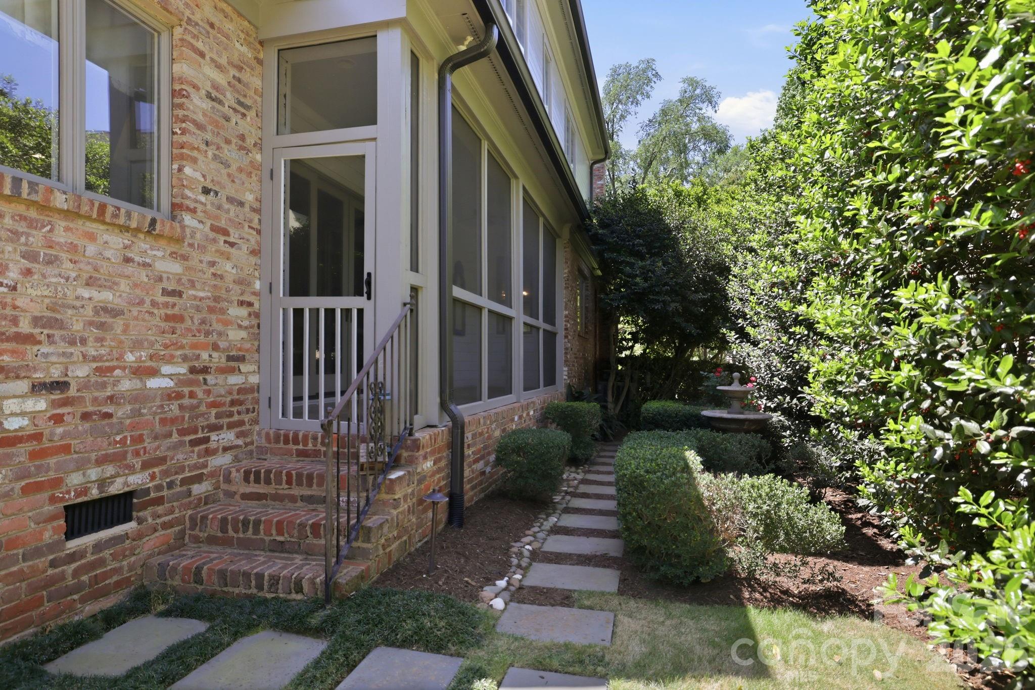 1909 Maryland Avenue Charlotte NC 28209
