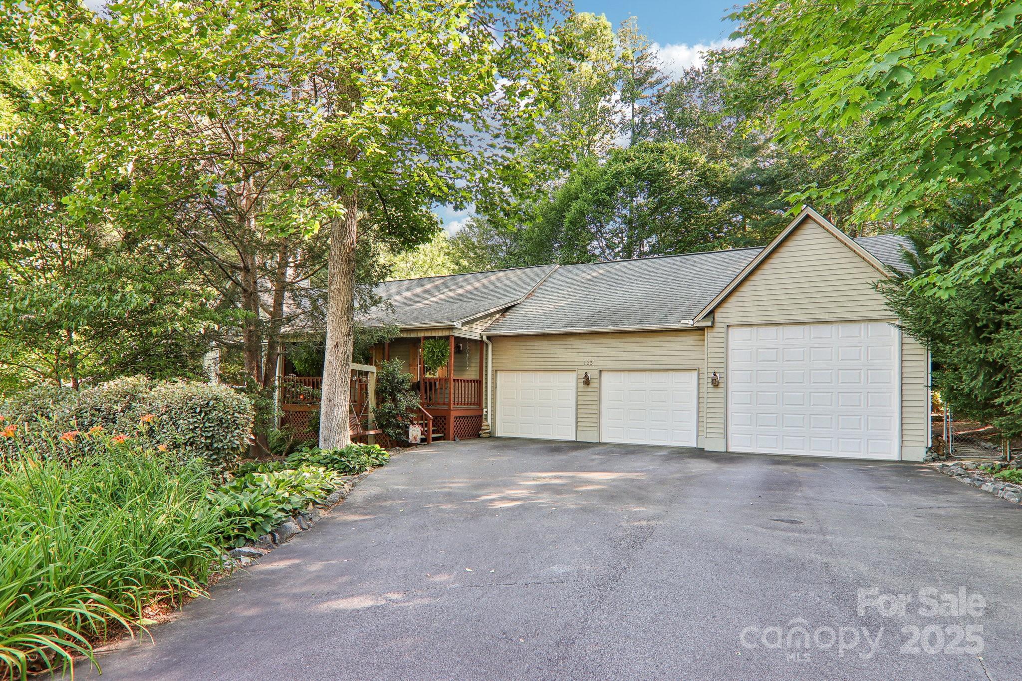 123 Brandymill Loop Etowah NC 28729