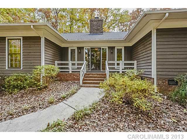 4117 Meadowridge Drive Charlotte NC 28226