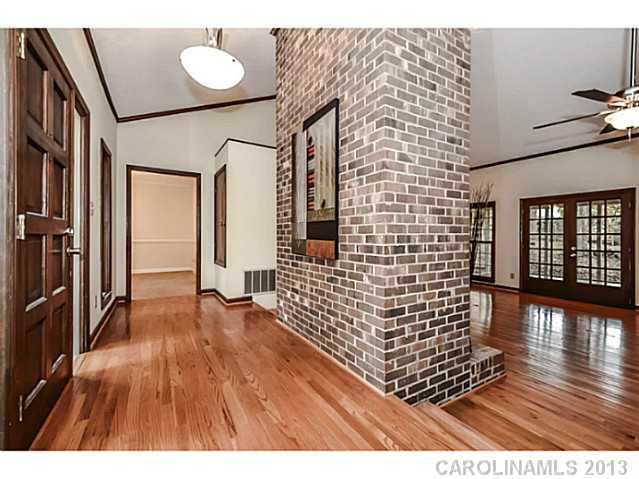 4117 Meadowridge Drive Charlotte NC 28226